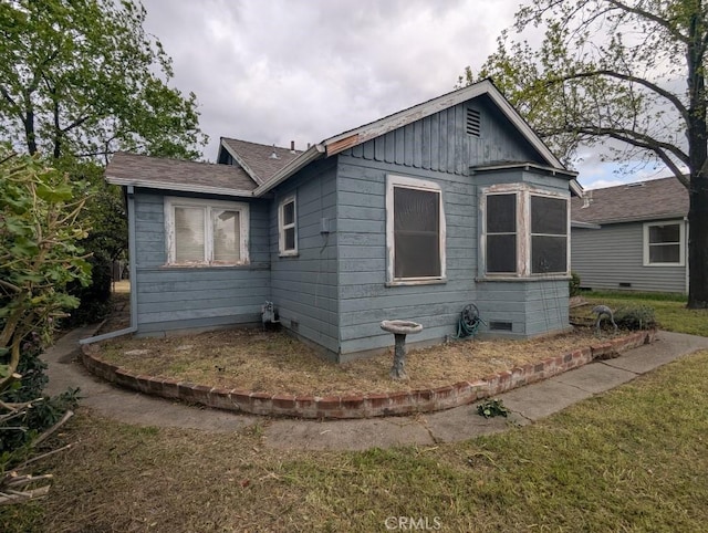 548 S Plumas St, Willows, CA 95988 - view of property exterior featuring crawl space and a shingled roof