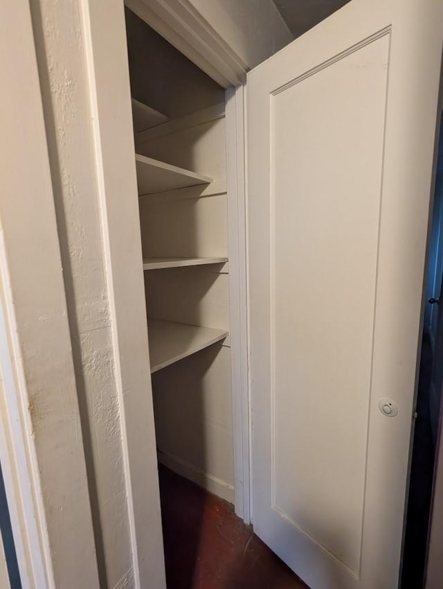 548 S Plumas St, Willows, CA 95988 - view of closet