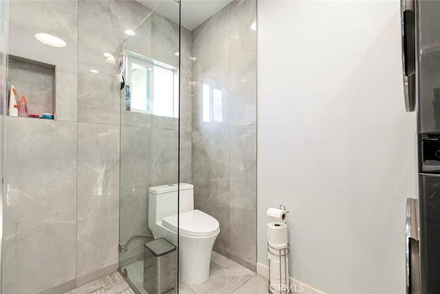 10444 Flowerdale Ct, Sun Valley, CA 91352 - bathroom with toilet and tiled shower