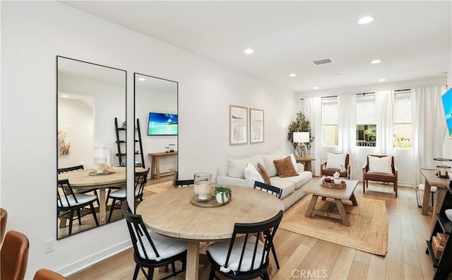 59 Sanctuary Ln, Mission Viejo, CA 92692 - living area with light wood-style floors, baseboards, visible vents, and recessed lighting