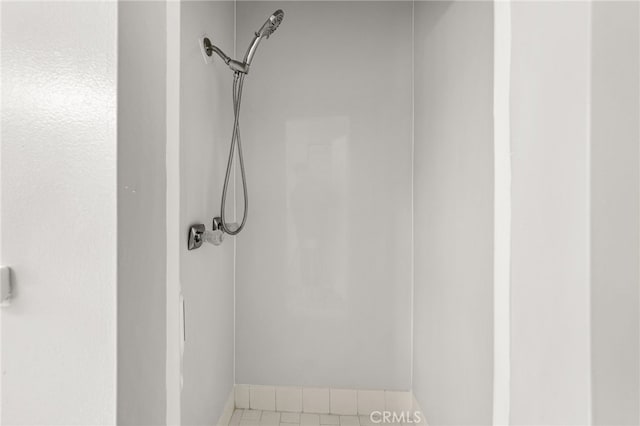 1492 Coolidge Ave, Pasadena, CA 91104 - full bathroom featuring baseboards