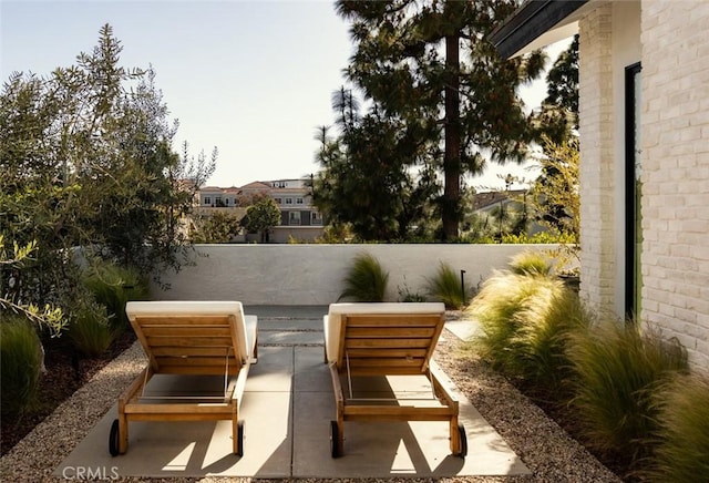 3 Rue Valbonne, Newport Beach, CA 92660 - view of patio