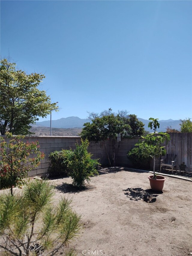 43564 Amazon St, Hemet, CA 92544 - fenced backyard with a mountain view