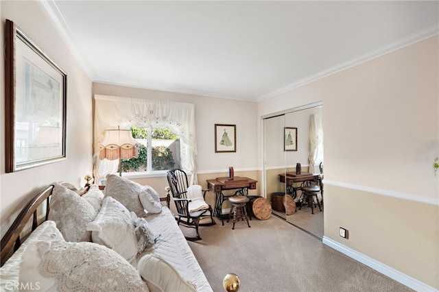 living area with ornamental molding, carpet floors, and baseboards