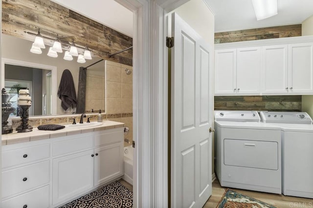 1078 Rainbow Crest Rd, Fallbrook, CA 92028 - full bathroom with washer and clothes dryer, vanity, and tub / shower combination