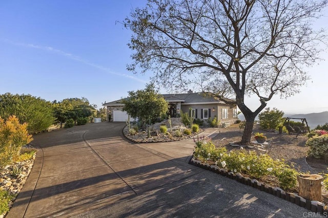 1078 Rainbow Crest Rd, Fallbrook, CA 92028 - view of front facade with driveway and stucco siding
