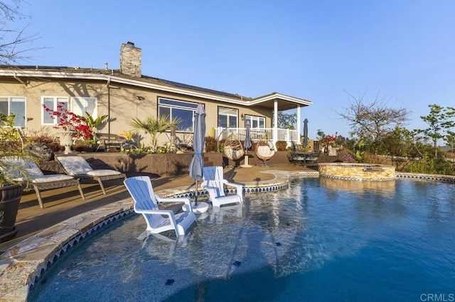 1078 Rainbow Crest Rd, Fallbrook, CA 92028 - view of swimming pool with a patio and a pool with connected hot tub