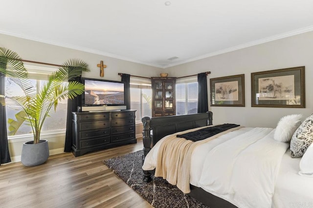 1078 Rainbow Crest Rd, Fallbrook, CA 92028 - bedroom featuring wood finished floors, ornamental molding, and baseboards