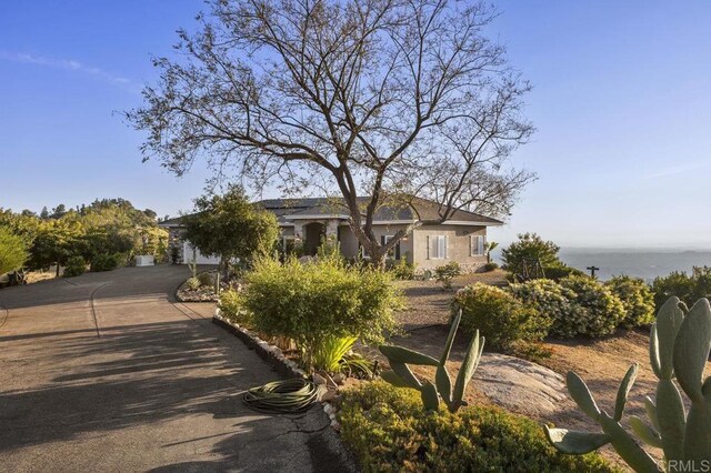 1078 Rainbow Crest Rd, Fallbrook, CA 92028 - view of front facade featuring stucco siding
