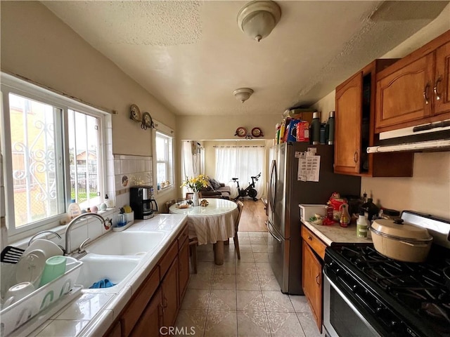 629 W Gage Ave, Los Angeles, CA 90044 - photo 3