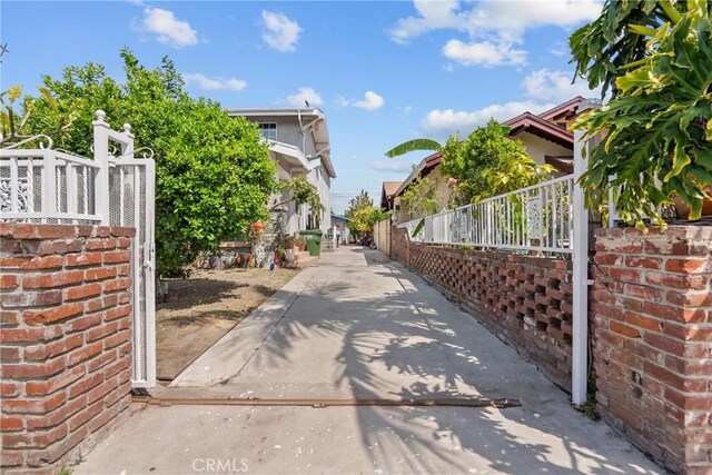 1435 W 50th St, Los Angeles, CA 90062 - view of gate