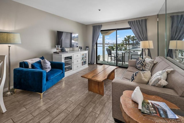 4007 Everts St Unit 4H, Pacific Beach San Diego, CA 92109 - living area with wood finished floors