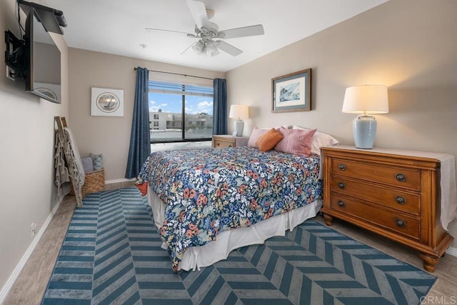 4007 Everts St Unit 4H, Pacific Beach San Diego, CA 92109 - bedroom featuring baseboards and ceiling fan