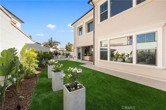 view of yard with a patio