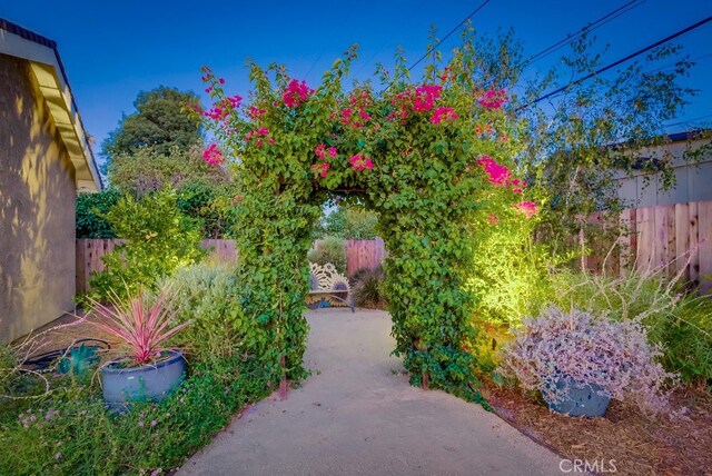 6217 Melba Ave, Woodland Hills, CA 91367 - view of yard with a patio area