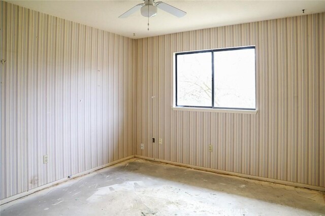 32157 Navajo Ct, Coarsegold, CA 93614 - empty room with ceiling fan