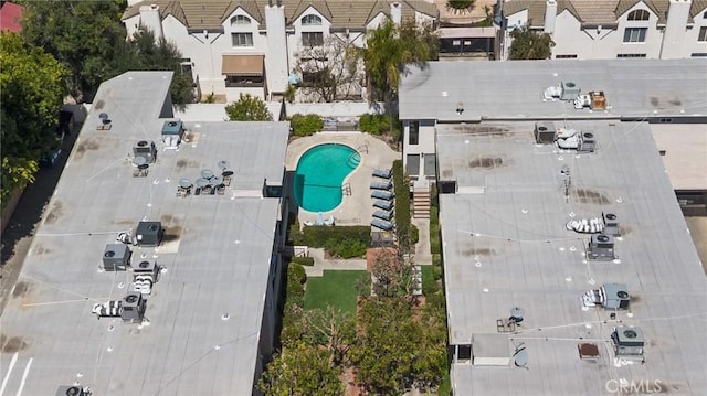 5055 Coldwater Canyon Ave Unit 105, Sherman Oaks, CA 91423 - bird's eye view of a pool area