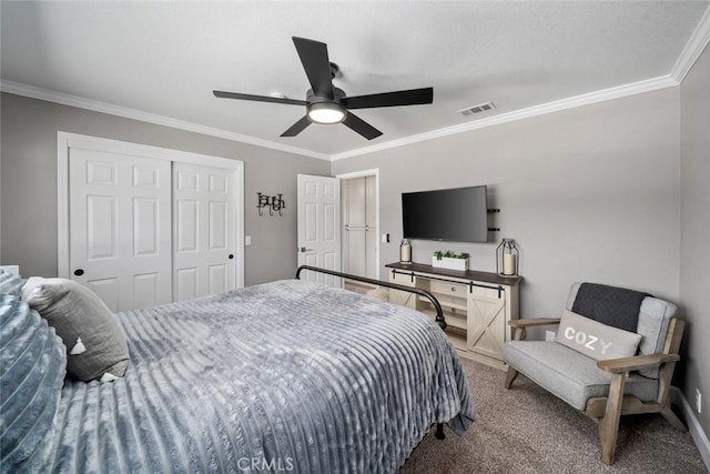 carpeted bedroom with ornamental molding, visible vents, a ceiling fan, and a closet