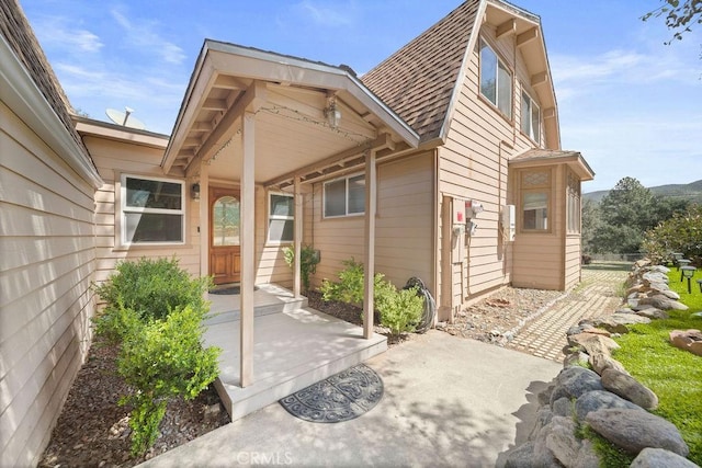 7531 Lookout Loop, Pine Valley, CA 91962 - property entrance featuring a gambrel roof