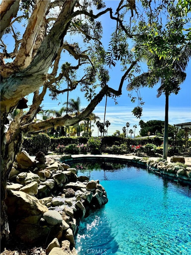 912 Enchanted Way, Pacific Palisades, CA 90272