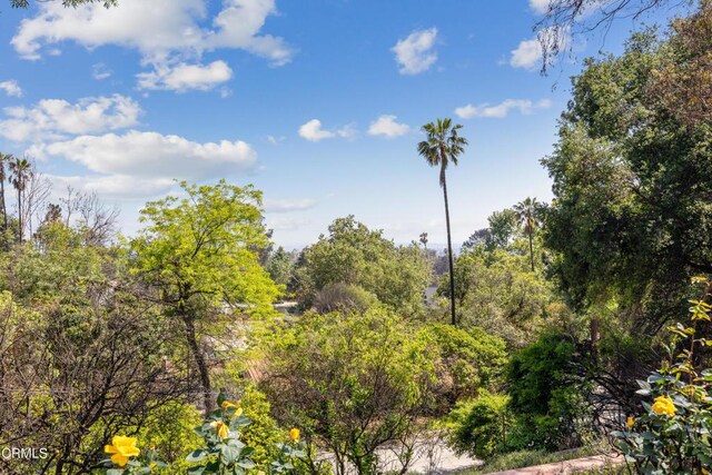 1437 Crest Dr, Altadena, CA 91001
