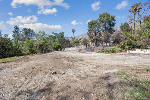 1437 Crest Dr, Altadena, CA 91001