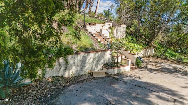 1437 Crest Dr, Altadena, CA 91001