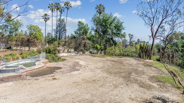 1437 Crest Dr, Altadena, CA 91001