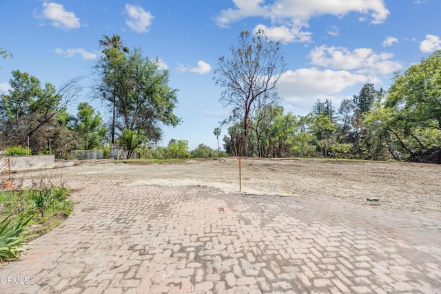 1437 Crest Dr, Altadena, CA 91001