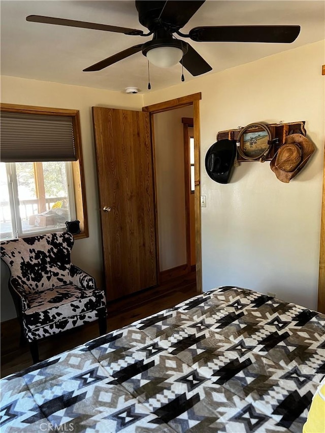 bedroom featuring a ceiling fan
