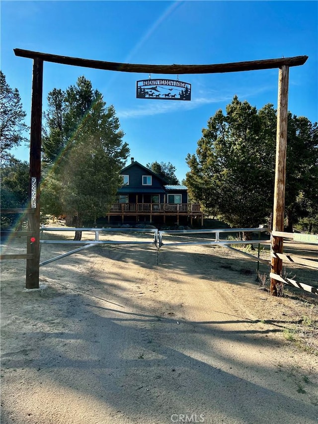 view of front of house