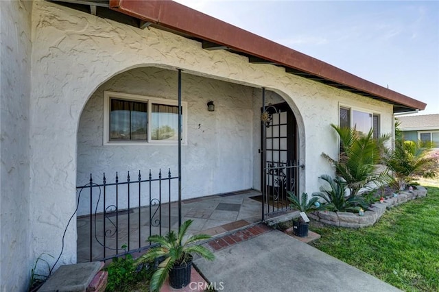 6555 Eden Ave, Winton, CA 95388 - doorway to property with stucco siding