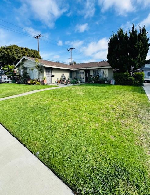 8172 Michael Dr Unit A & B, Huntington Beach, CA 92647 - ranch-style house featuring a front yard