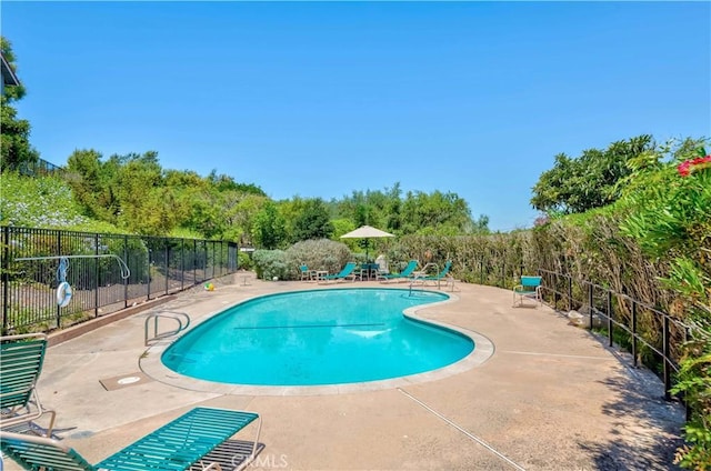 10 Mela Ln, Rancho Palos Verdes, CA 90275 - view of pool with a fenced in pool, a patio area, and fence