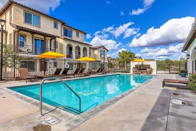 45477 Calle Cirros, Temecula, CA 92592 - community pool featuring a patio area