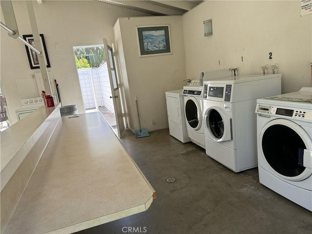 661 Avenida Sevilla Unit O, Laguna Woods, CA 92637 - community laundry featuring washer and dryer