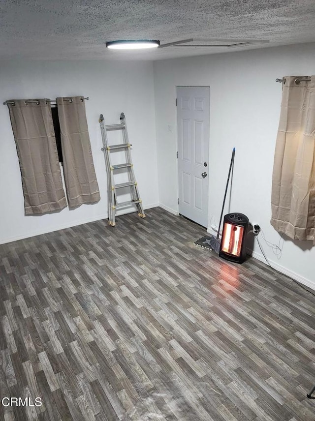 510 Decatur St, Bakersfield, CA 93308 - unfurnished room with baseboards and wood finished floors
