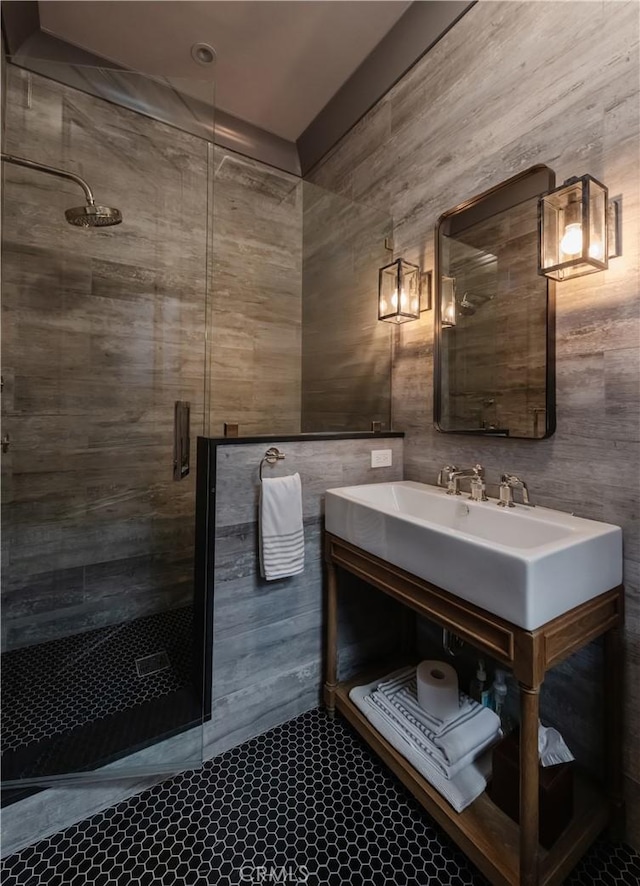 617 Anderson St, Manhattan Beach, CA 90266 - bathroom with a shower stall and vanity