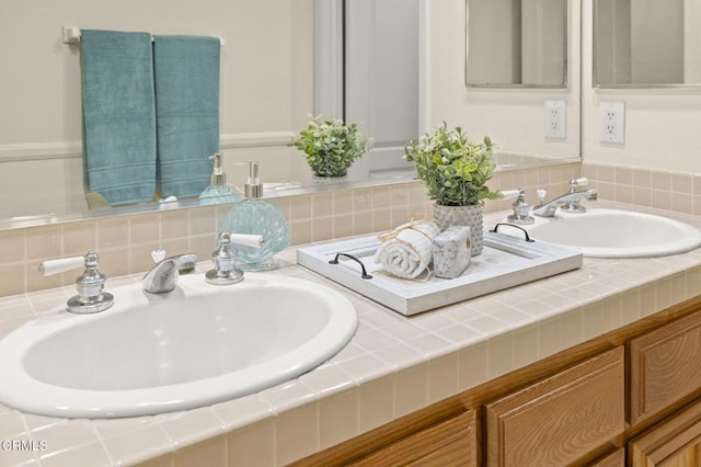 2101 Fox Den Ct, Oxnard, CA 93036 - full bathroom with decorative backsplash and vanity