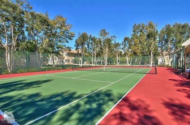 2101 Fox Den Ct, Oxnard, CA 93036 - view of sport court featuring community basketball court and fence