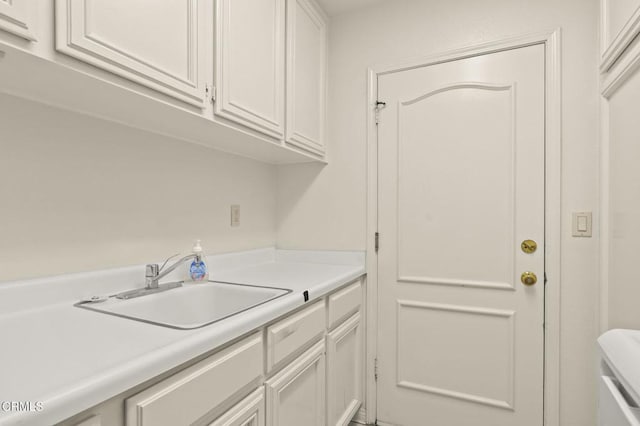 2101 Fox Den Ct, Oxnard, CA 93036 - laundry area featuring a sink