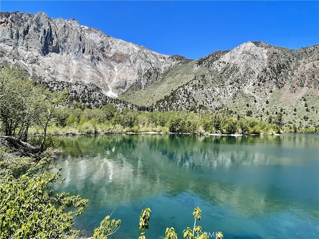 24 Tyrol Ln Unit 103, Mammoth Lakes, CA 95346 - water view featuring a mountain backdrop
