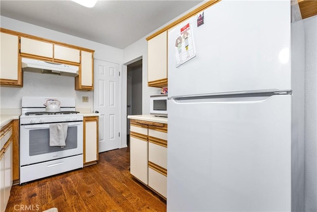 41 Thomas Ct, Templeton, CA 93465 - kitchen featuring white appliances, under cabinet range hood, light countertops, and dark wood-style floors