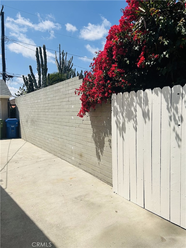 16624 Kelsloan St, Lake Balboa, CA 91406 - exterior view