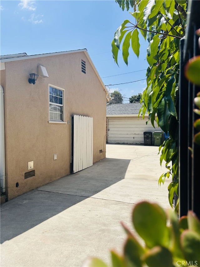 16624 Kelsloan St, Lake Balboa, CA 91406 - view of garage