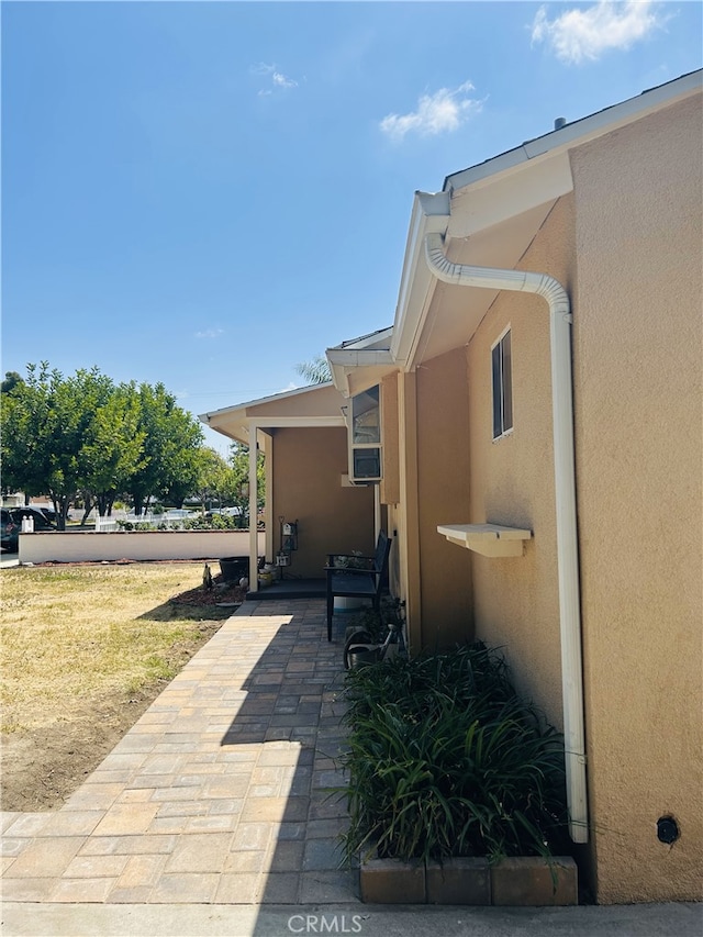 16624 Kelsloan St, Lake Balboa, CA 91406 - view of patio