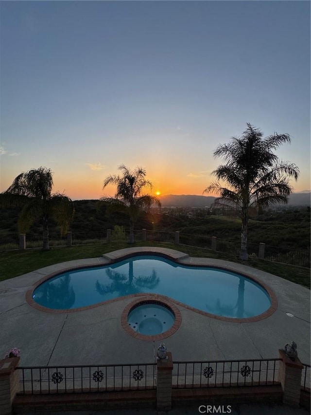 11901 Sunset Ridge Dr, Yucaipa, CA 92399 - outdoor pool with an in-ground hot tub and a patio area
