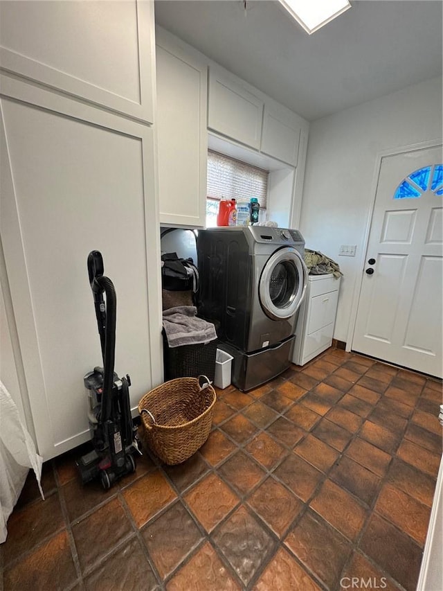 11901 Sunset Ridge Dr, Yucaipa, CA 92399 - laundry room featuring cabinet space and washer and dryer