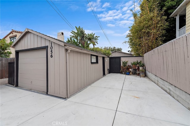1056 Glenneyre St, Laguna Beach, CA 92651 - view of garage