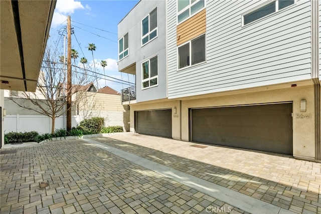 5643 Cielo Way, Los Angeles, CA 90028 - garage featuring decorative driveway